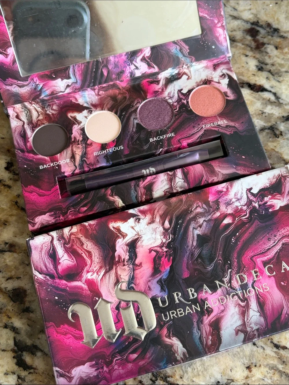⚡️❄️Urban Decay Urban Addictions Eyeshadow Palette